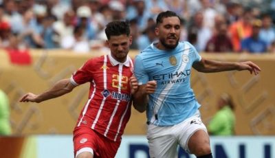 ريان شرقي يخيب الآمال في ظهوره الأول مع مانشستر سيتي