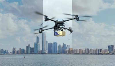 أول رحلة تجريبية لتوصيل الطرود بطائرة درون في أبوظبي.. تعاون بين «لود» و«7X»