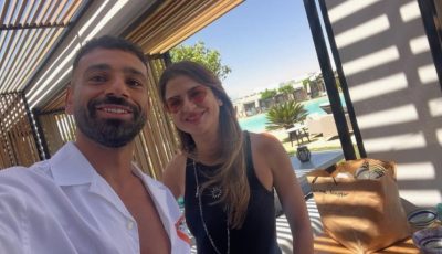 صورة وتعليق مثير.. من هي كارين فهمي التي ظهرت برفقة محمد صلاح؟