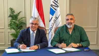 رئيس اقتصادية قناة السويس يوقع عقد مع شركة “شيريكجي أوغلو” التركية لصناعة الأقمشة