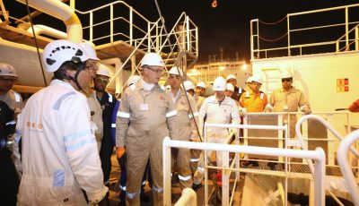 لربطها بشبكة الغاز.. وزير البترول يتفقد سفينة التغييز Energos Power