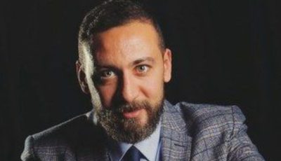 عابد عناني يكشف حقيقة خلافه مع يحيى الفخراني (خاص)