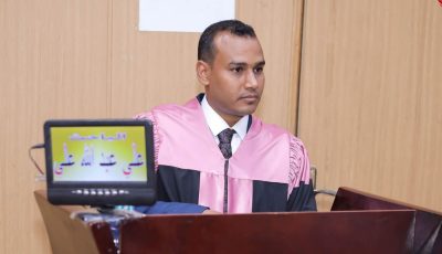 منح الباحث علي عبدالله درجة الدكتوراه من جامعة المنصورة