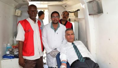 محافظ أسوان يطلق فعاليات الاحتفال باليوم العالمي للتبرع بالدم
