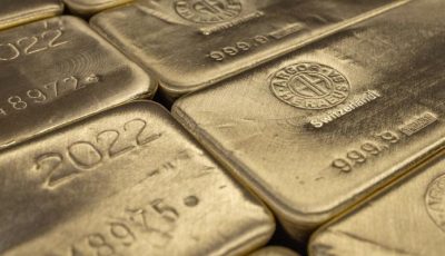 الذهب يهبط 1% في المعاملات الفورية إلى 3332.95 دولار للأوقية