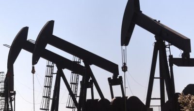 النفط يتأرجح والدولار يرتفع.. كيف ردت أسواق العالم على الضربة الأمريكية؟