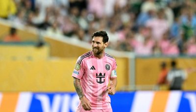 هل اقترب من الهلال؟.. الدعيع يثير الجدل بصورة مع ميسي