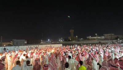 جموع غفيرة بجازان تودع الإعلامي موسى محرق إلى مقبرة الظبية