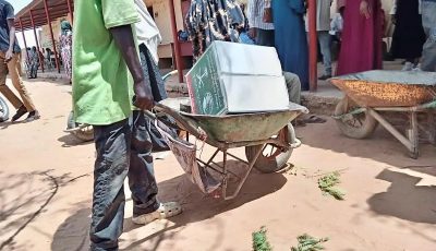 مركز الملك سلمان للإغاثة يوزّع (1.100) سلة غذائية في ولاية شمال كردفان بالسودان