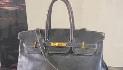 جين بيركن تطرح حقيبتها الأسطورية Hermès في مزاد علني