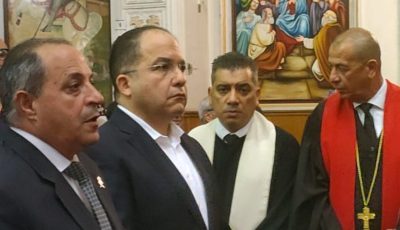 محافظ بورسعيد يقدم التعازي في وفاة القمص بطرس الجبلاوي