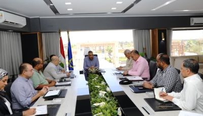 وزير النقل يوافق على تطوير 35 كم من الطرق بأسوان