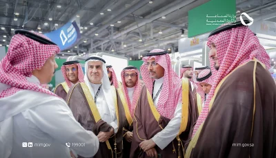 وزير الصناعة يبحث بناء شراكات استثمارية مع نظيره الروسي