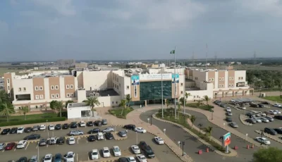 مستشفى الأمير محمد بن ناصر يجري جراحة دقيقة لاستئصال أورام نادرة ومعقدة في الرقبة