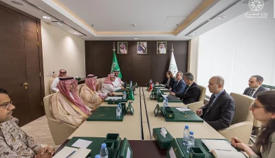 مساعد وزير الدفاع يستقبل رئيس هيئة الصناعات الدفاعية التركية