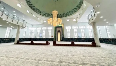 «الشؤون الإسلامية» تُكمل فرش جامع الملك فهد في سراييفو بـ2100 متر مربع من السجاد الجديد