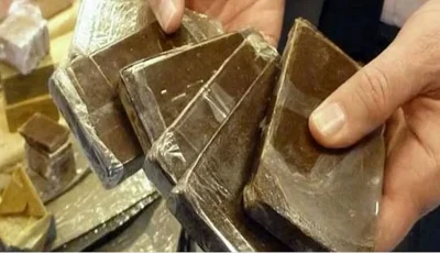 القبض على شخص بمنطقة عسير لترويجه 28 كيلوجرامًا من مادة الحشيش